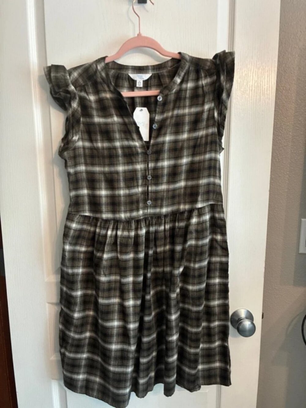 Dress with Pockets! New time and true Adorable flannel comfy dress!